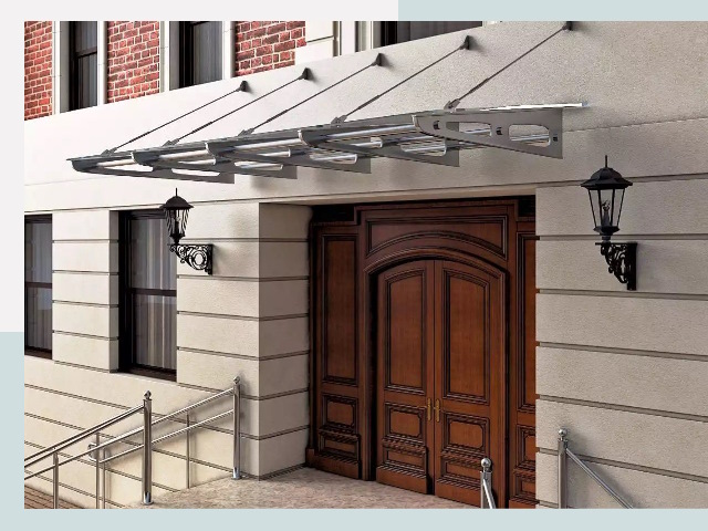 Металлические козырьки от 620 руб. в Лесозаводске